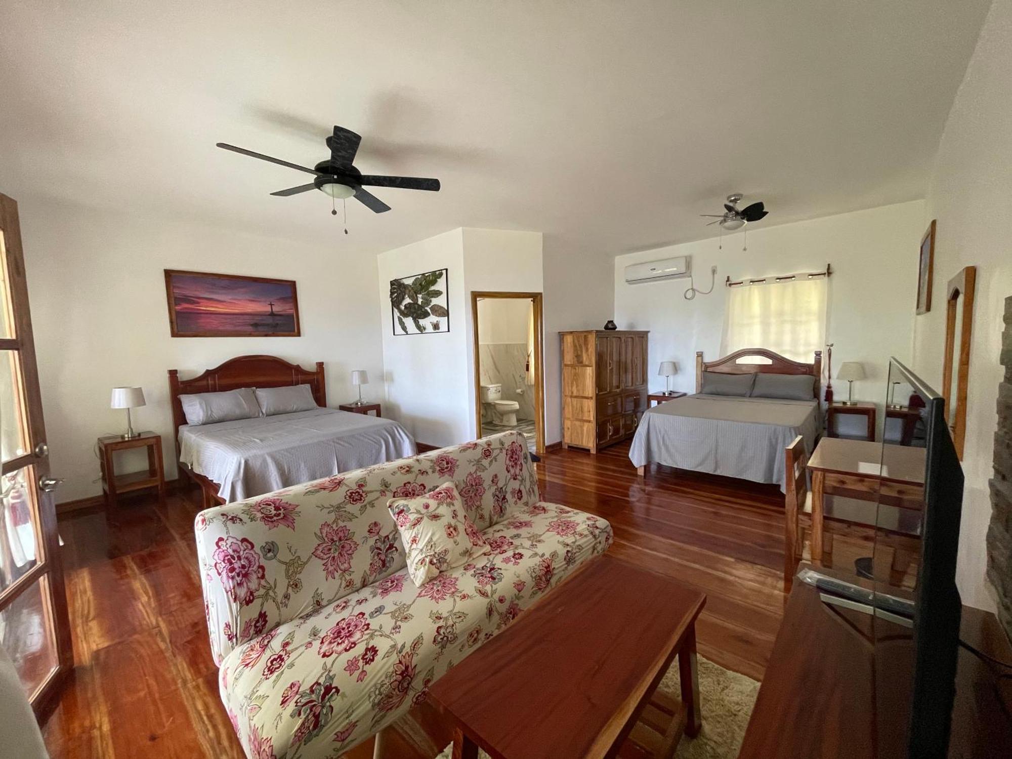 Agoho Resort Mambajao Ruang foto